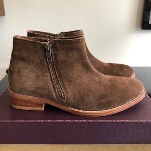 JOHNSTON & MURPHY Womens suede boots  

Brand New In Box